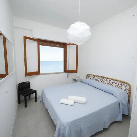 Flora Alcamo Marina